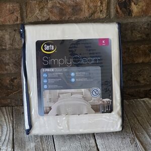 Serta Simply Clean White 3-Peice Duvet Set Antimicrobial Size King